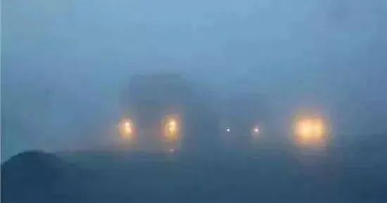 霧霾天行車注意事項_出行提示_大霧天氣出行安全