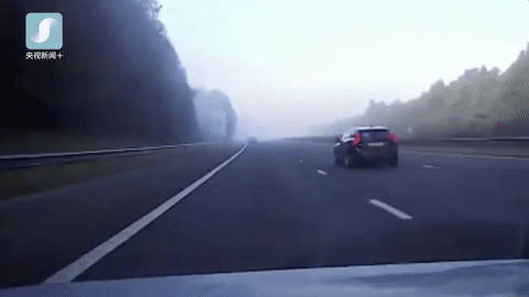 出行提示_團(tuán)霧天氣行車注意事項(xiàng)_高速公路團(tuán)霧安全駕駛